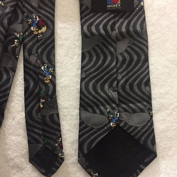 Mickey Unlimited Tie Mickey Mouse Friends Golfing - Picture 6 of 6